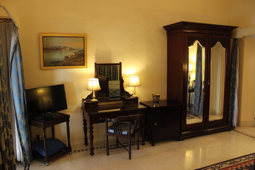 Brijraj Bhawan Palace Hotel Кота Экстерьер фото